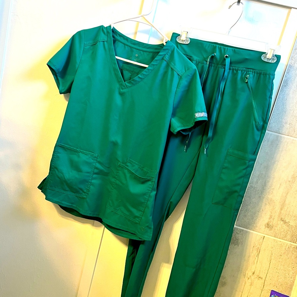 Med Couture XS scrubs